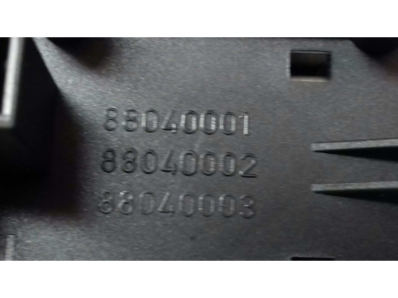 Recambio de warning para renault megane ii berlina 5p confort authentique referencia OEM IAM 88040001 88040002 NEGRO