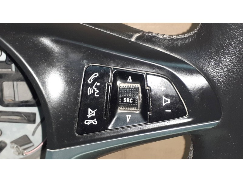 Recambio de volante para opel adam unlimited ecoflex referencia OEM IAM 622359500A MULTIFUNCION PIEL