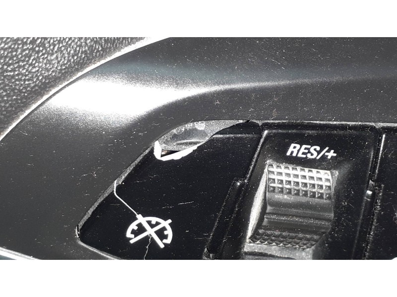 Recambio de volante para opel adam unlimited ecoflex referencia OEM IAM 622359500A MULTIFUNCION PIEL