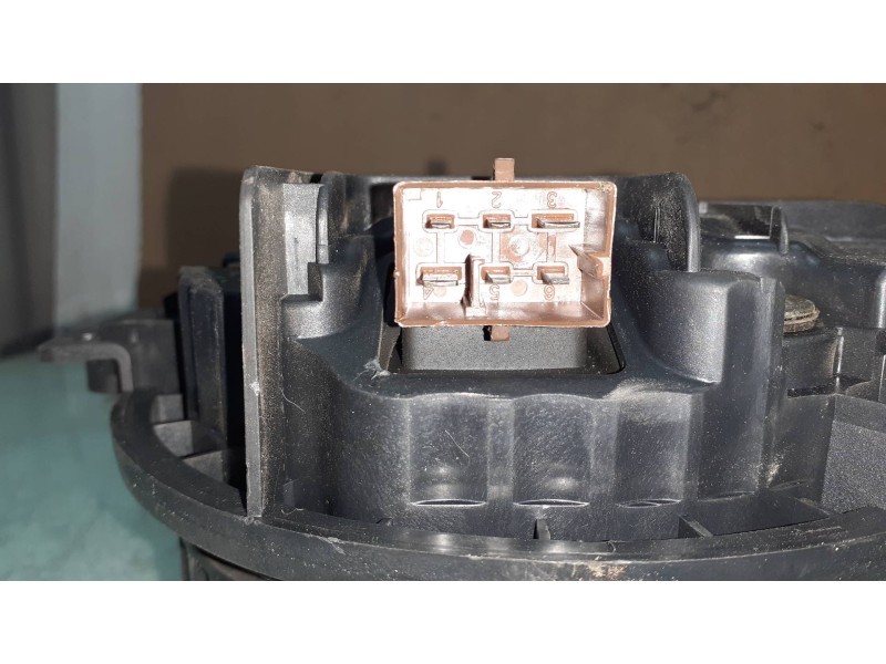 Recambio de ventilador calefaccion para audi a4 berlina (8e) 1.9 tdi referencia OEM IAM 8E1820021B 663000U VALEO