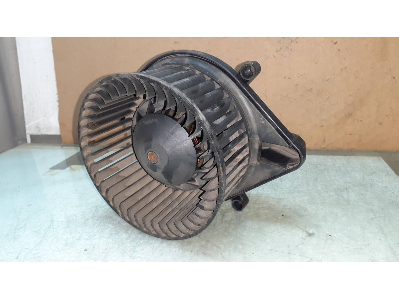Recambio de ventilador calefaccion para audi a4 berlina (8e) 1.9 tdi referencia OEM IAM 8E1820021B 663000U VALEO