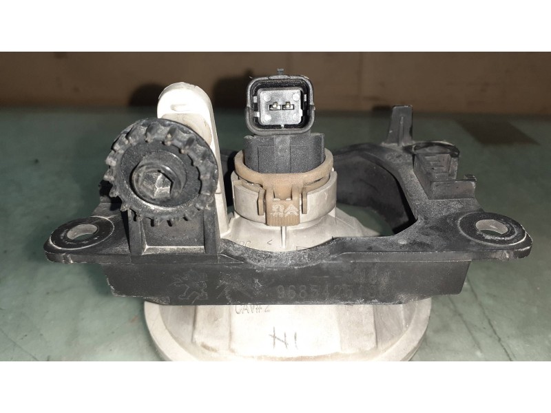 Recambio de faro antiniebla derecho para peugeot 207 sw confort referencia OEM IAM A046193 11417102 E40219272