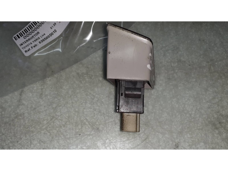 Recambio de interruptor para toyota yaris live referencia OEM IAM 839500D010 CONECTOR 4 PINES AIRBAG