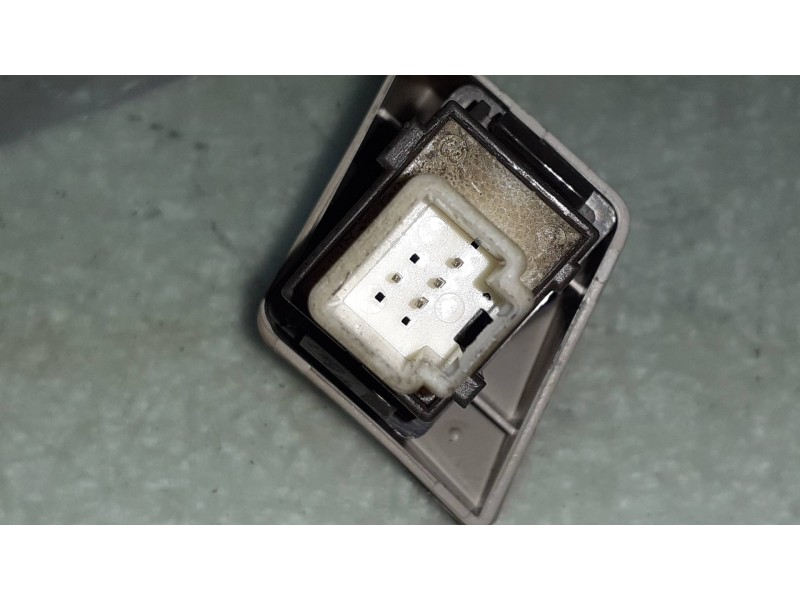 Recambio de interruptor para toyota yaris live referencia OEM IAM 839500D010 CONECTOR 4 PINES AIRBAG