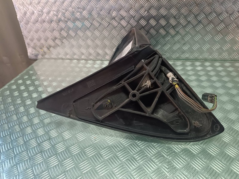 Recambio de retrovisor derecho para ford focus berlina (cak) ambiente referencia OEM IAM 3004534 3004538 ELECTRICO