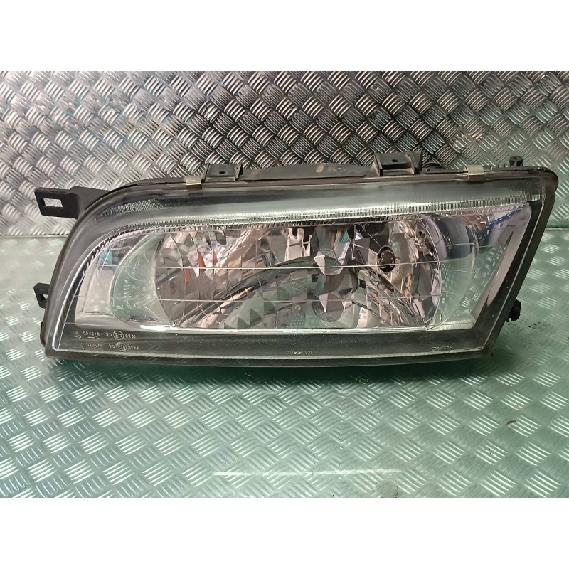 Recambio de faro izquierdo para nissan almera (n15) 1.4 cat referencia OEM IAM E13209262  