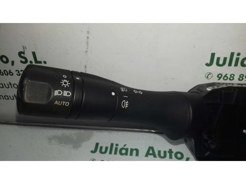 Recambio de mando luces para renault fluence dynamique referencia OEM IAM 255670040R  NEGRO