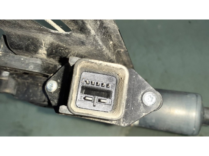 Recambio de elevalunas delantero derecho para opel adam unlimited ecoflex referencia OEM IAM C02551103 C02555101 ELECTRICO