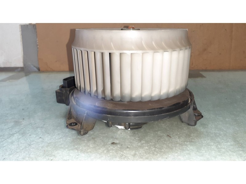Recambio de ventilador calefaccion para toyota yaris live referencia OEM IAM AV2727000311 CONECTOR 2 PINES DENSO