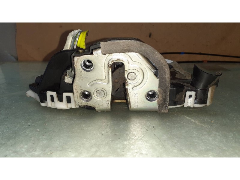 Recambio de cerradura puerta delantera izquierda para toyota yaris live referencia OEM IAM 17021Z6  ELECTRICA