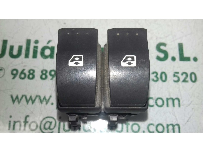 Recambio de mando elevalunas delantero izquierdo para renault megane ii berlina 3p emotion referencia OEM IAM 315042B  GRIS