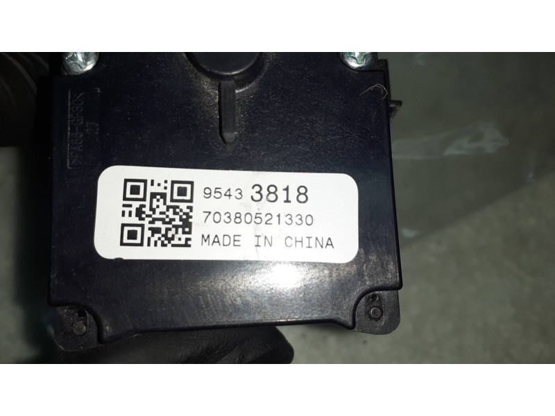 Recambio de mando limpia para opel adam unlimited ecoflex referencia OEM IAM 95433818 CONECTOR 8 PINES 70380521330