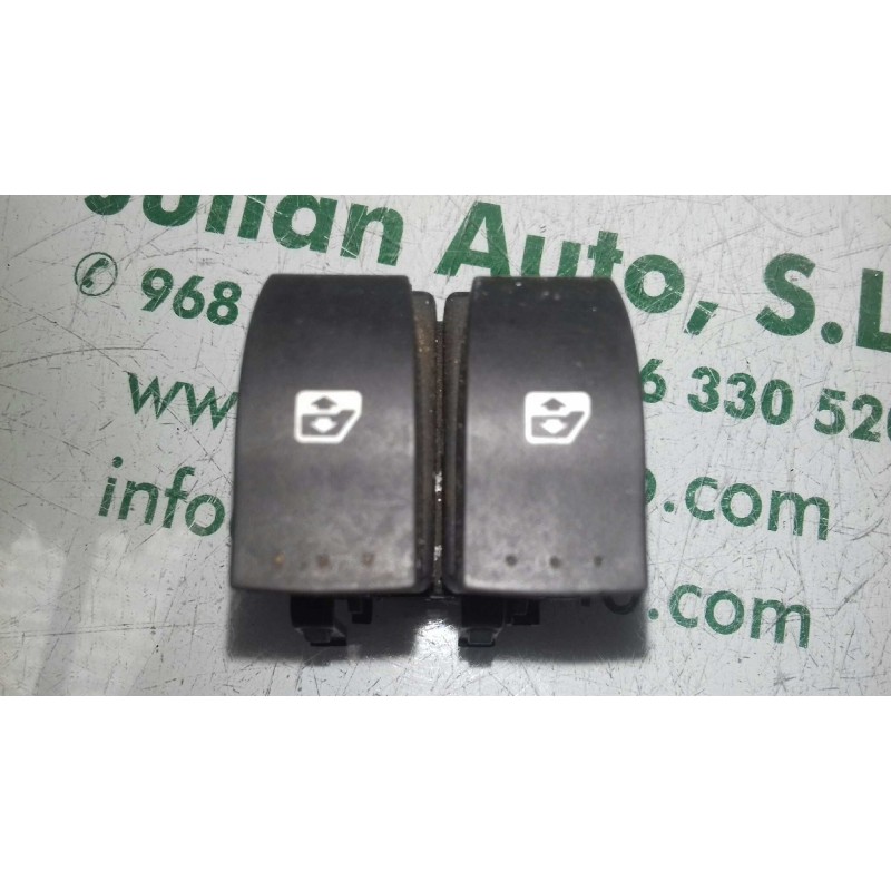 Recambio de mando elevalunas delantero izquierdo para renault scenic ii emotion referencia OEM IAM 015085D  MARRON