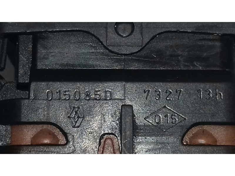 Recambio de mando elevalunas delantero izquierdo para renault scenic ii emotion referencia OEM IAM 015085D  MARRON