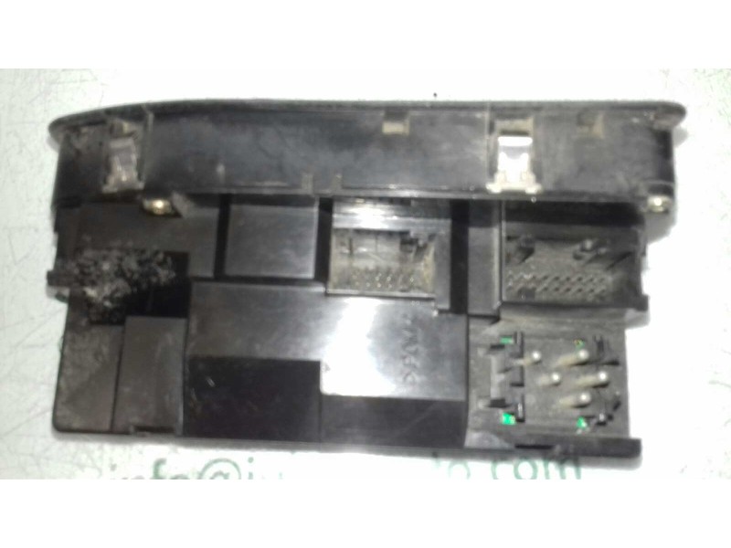 Recambio de mando elevalunas delantero izquierdo para bmw serie 5 berlina (e39) 525d referencia OEM IAM 6904306  