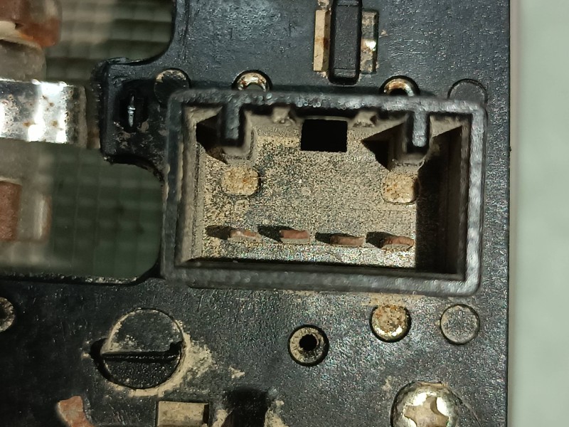 Recambio de luz interior para kia cee´d drive referencia OEM IAM 92800A50XX  CONECTOR 4 PINES