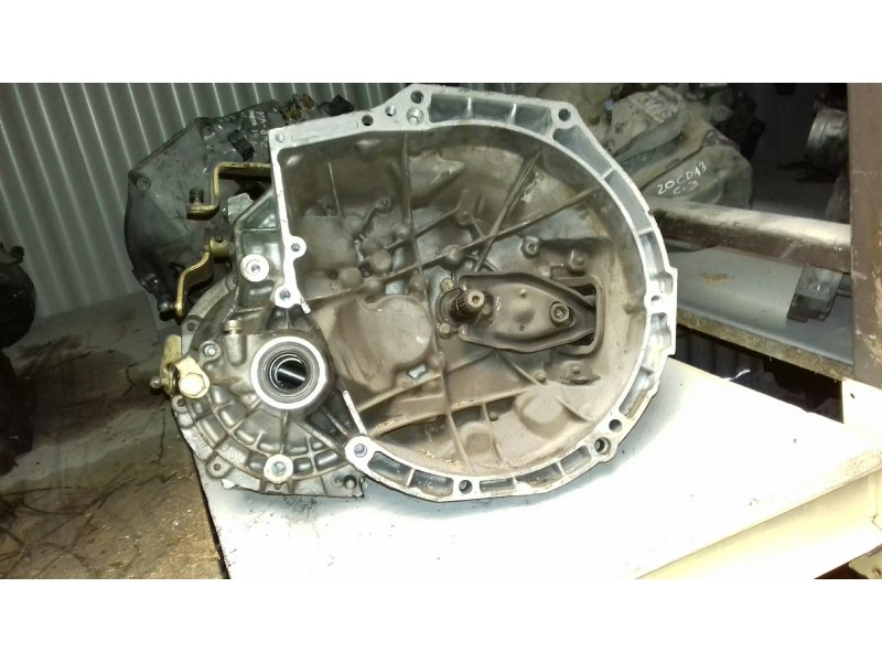 Recambio de caja cambios para peugeot 206 berlina x-line referencia OEM IAM 20CN38  5 VELOCIDADES