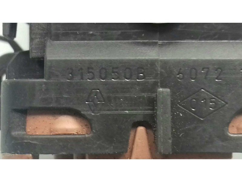 Recambio de mando elevalunas delantero izquierdo para renault megane ii berlina 3p referencia OEM IAM 315050B  MARRON