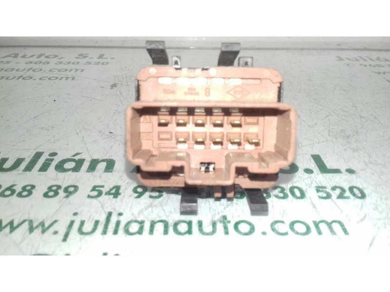 Recambio de mando elevalunas delantero izquierdo para renault megane ii berlina 3p referencia OEM IAM 315050B  MARRON