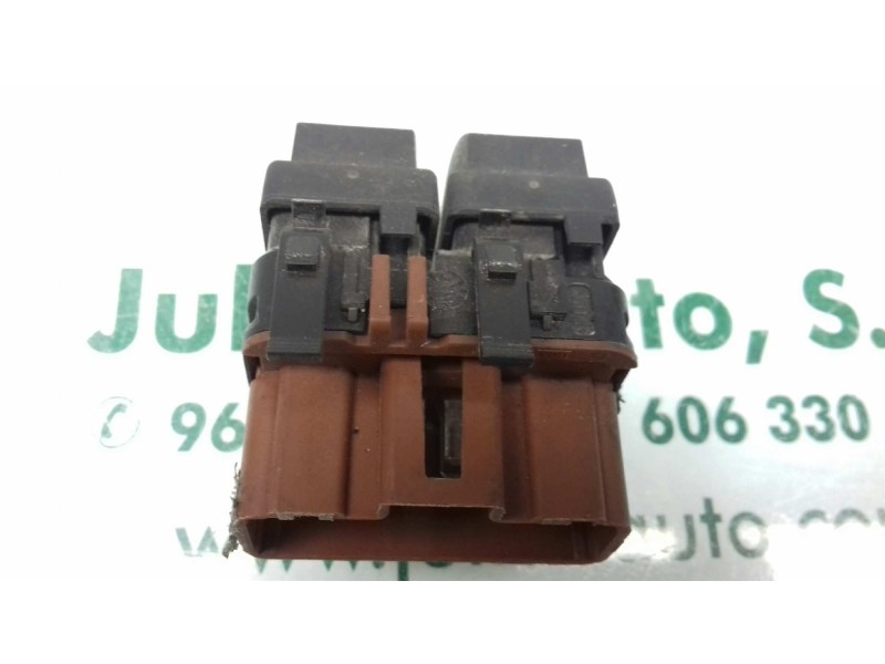 Recambio de mando elevalunas delantero izquierdo para renault megane ii berlina 5p authentique referencia OEM IAM 315040A  MARRÓ