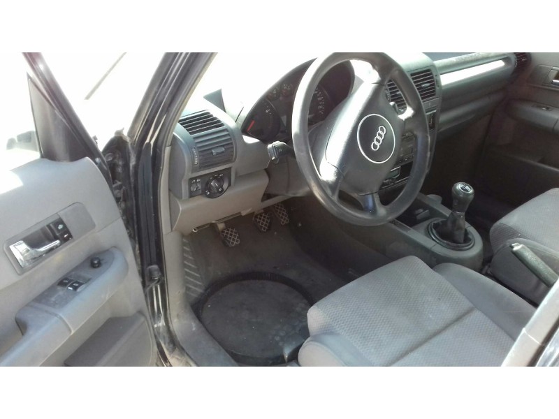 audi a2 (8z) del año 2001