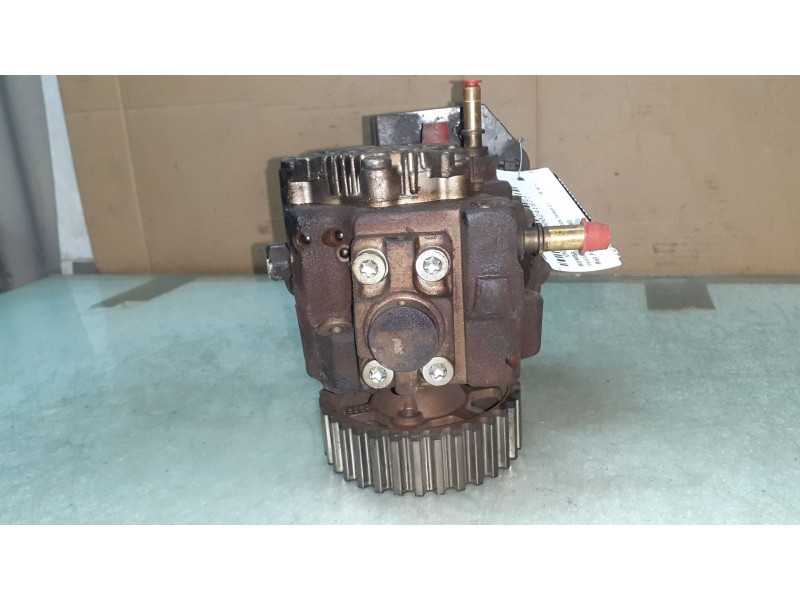 Recambio de bomba inyeccion para peugeot partner kasten confort l1 referencia OEM IAM 9682703780 0445010102 BOSCH