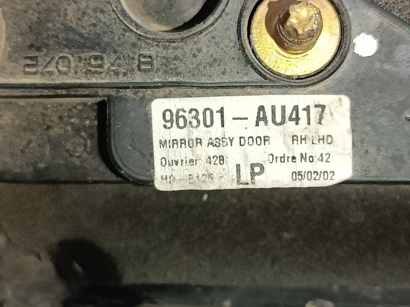 Recambio de retrovisor derecho para nissan primera berlina (p12) acenta referencia OEM IAM 96301AU417  ELECTRICO