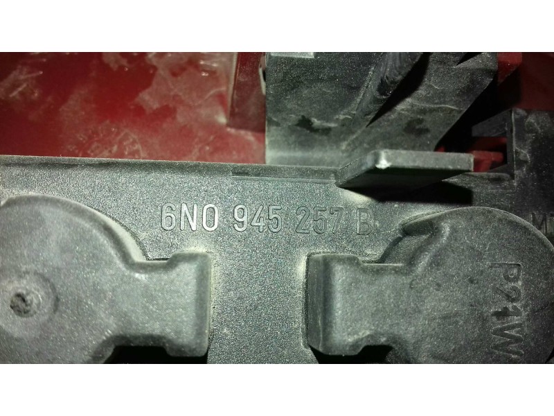 Recambio de piloto trasero derecho para volkswagen polo berlina (6n2) conceptline referencia OEM IAM 6N0945096H  