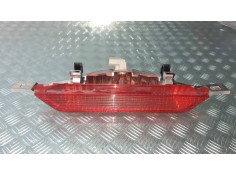 Recambio de luz central de freno para toyota corolla (e12) 1.6 linea luna berlina referencia OEM IAM 52023  E111675
