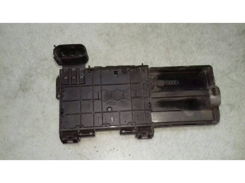 Recambio de caja reles / fusibles para volkswagen golf iv berlina (1j1) 1.8 20v turbo referencia OEM IAM 1J0937550  