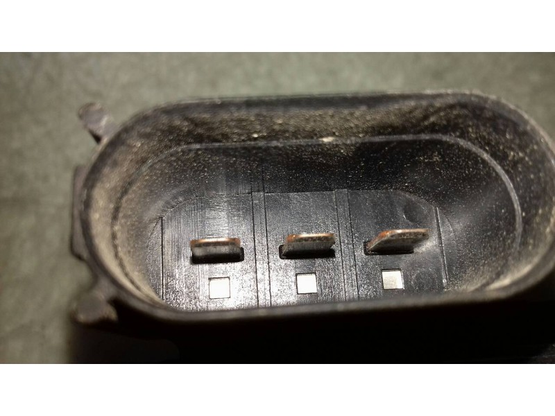 Recambio de caja reles / fusibles para volkswagen golf iv berlina (1j1) 1.8 20v turbo referencia OEM IAM 1J0937550  