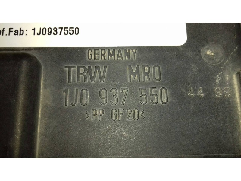 Recambio de caja reles / fusibles para volkswagen golf iv berlina (1j1) 1.8 20v turbo referencia OEM IAM 1J0937550  