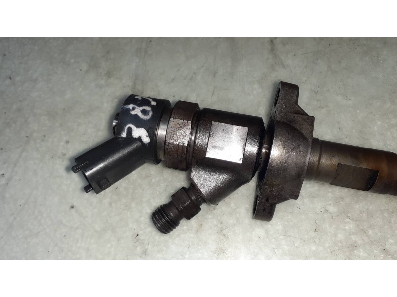 Recambio de inyector para peugeot expert tepee premium l1 referencia OEM IAM 0445110239  BOSCH