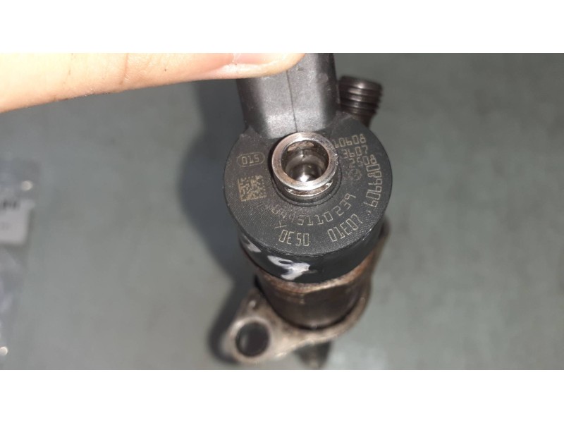 Recambio de inyector para peugeot expert tepee premium l1 referencia OEM IAM 0445110239  BOSCH