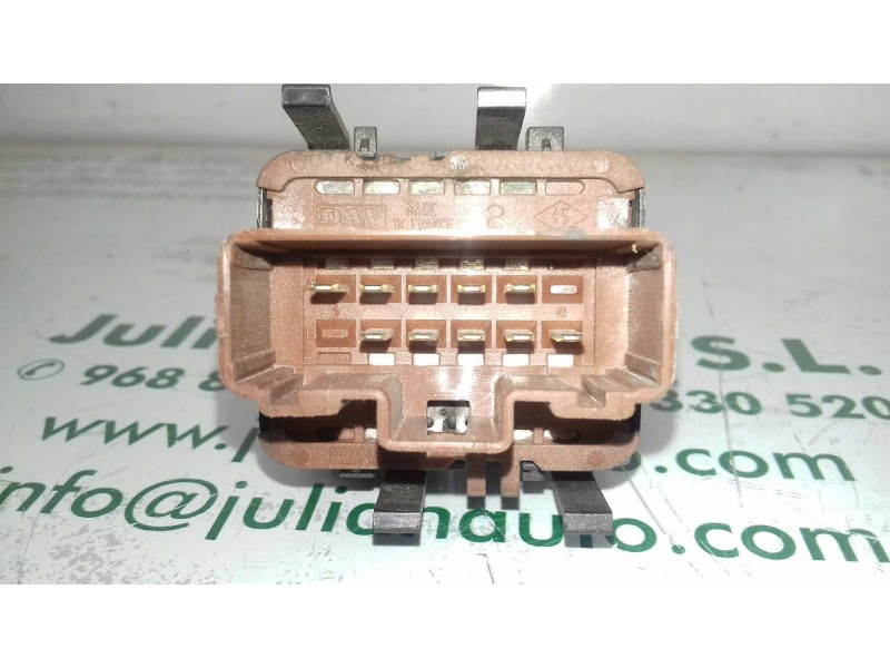 Recambio de mando elevalunas delantero izquierdo para renault megane ii berlina 5p authentique referencia OEM IAM 315040A  MARRO