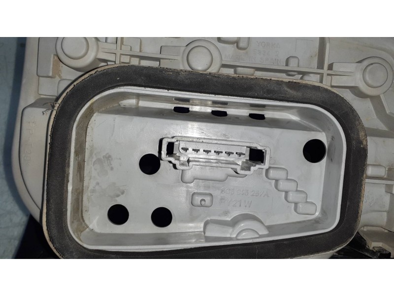 Recambio de piloto trasero izquierdo para volkswagen polo (9n1) conceptline referencia OEM IAM 6Q6945257A  