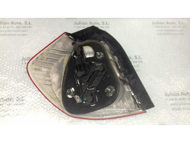 Recambio de piloto trasero derecho para bmw serie 1 berlina (e81/e87) 118d referencia OEM IAM 632450209 246044 VALEO