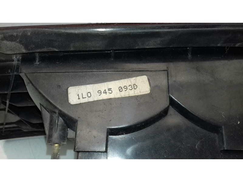 Recambio de piloto trasero izquierdo interior para seat toledo (1l) se referencia OEM IAM 1L0945093D  INT-PORTON