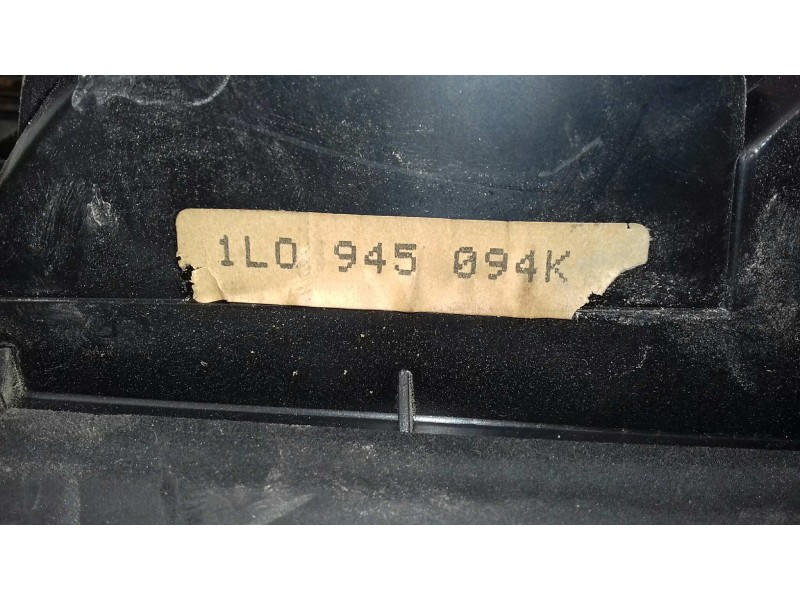 Recambio de piloto trasero derecho interior para seat toledo (1l) base referencia OEM IAM 1L0945094K  INT-PORTON