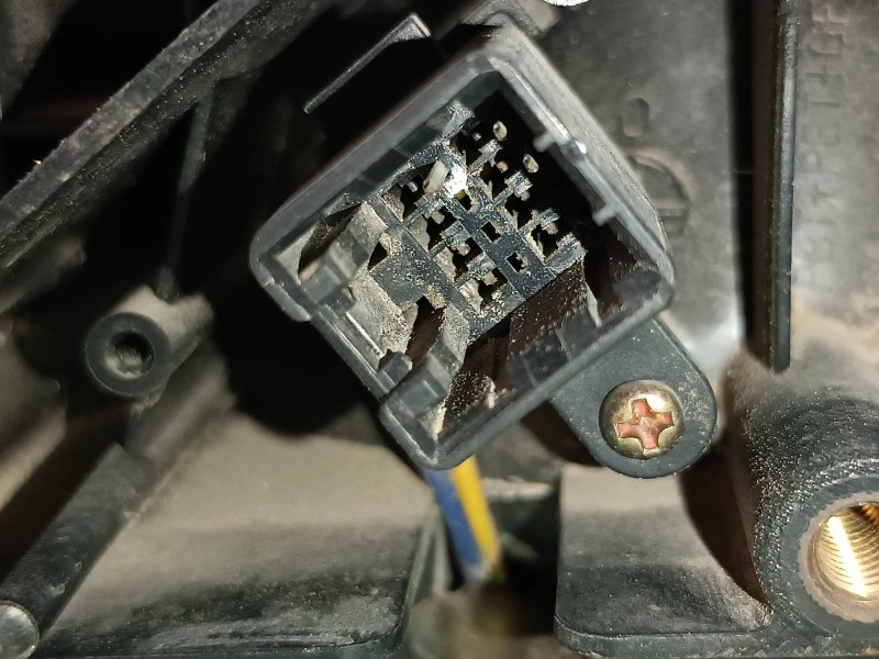 Recambio de retrovisor derecho para kia shuma ii 1.8 cat referencia OEM IAM 012151 012152 ELECTRICO