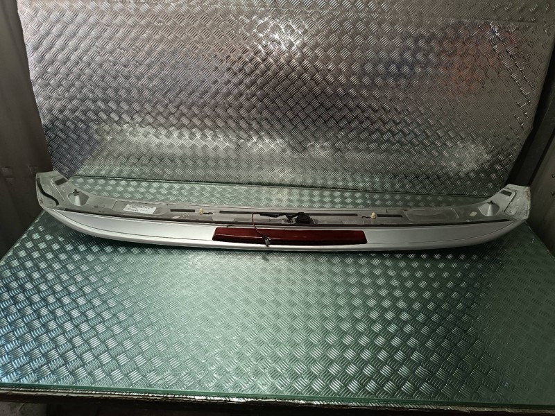 Recambio de aleron trasero para seat ibiza (6k1) select referencia OEM IAM 6K6827933E  LUZ FRENO