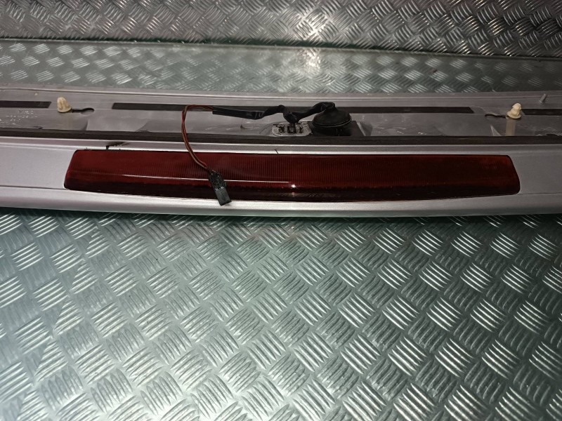 Recambio de aleron trasero para seat ibiza (6k1) select referencia OEM IAM 6K6827933E  LUZ FRENO