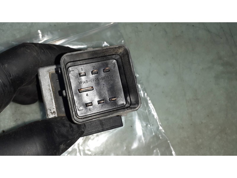 Recambio de caja precalentamiento para peugeot partner kasten confort l1 referencia OEM IAM 9640469680  