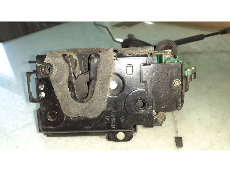 Recambio de cerradura puerta trasera derecha para volkswagen polo (9n1) conceptline referencia OEM IAM 3B4839016AG Y3B4839016AG 