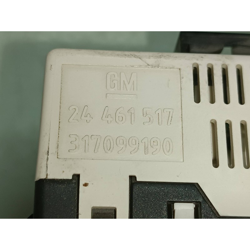 Recambio de pantalla multifuncion para opel astra g berlina comfort referencia OEM IAM 2355200 24461517 GM