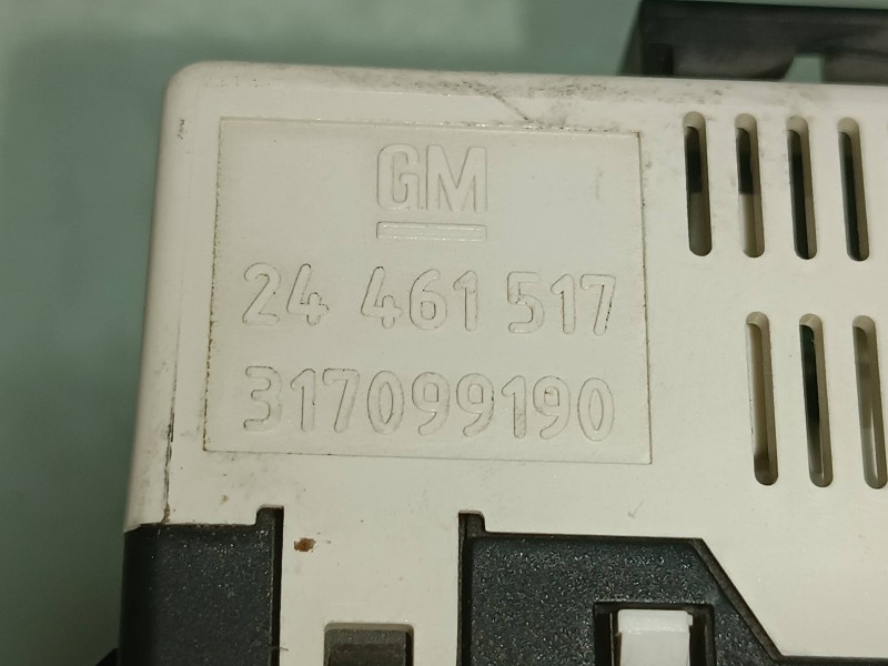 Recambio de pantalla multifuncion para opel astra g berlina comfort referencia OEM IAM 2355200 24461517 GM