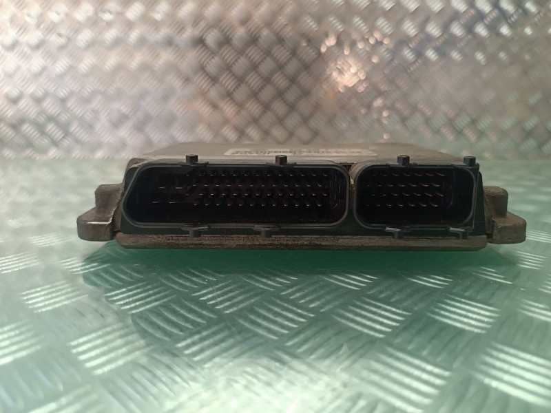 Recambio de centralita motor uce para seat ibiza (6k1) select referencia OEM IAM 038906013AB 0281001911 BOSCH