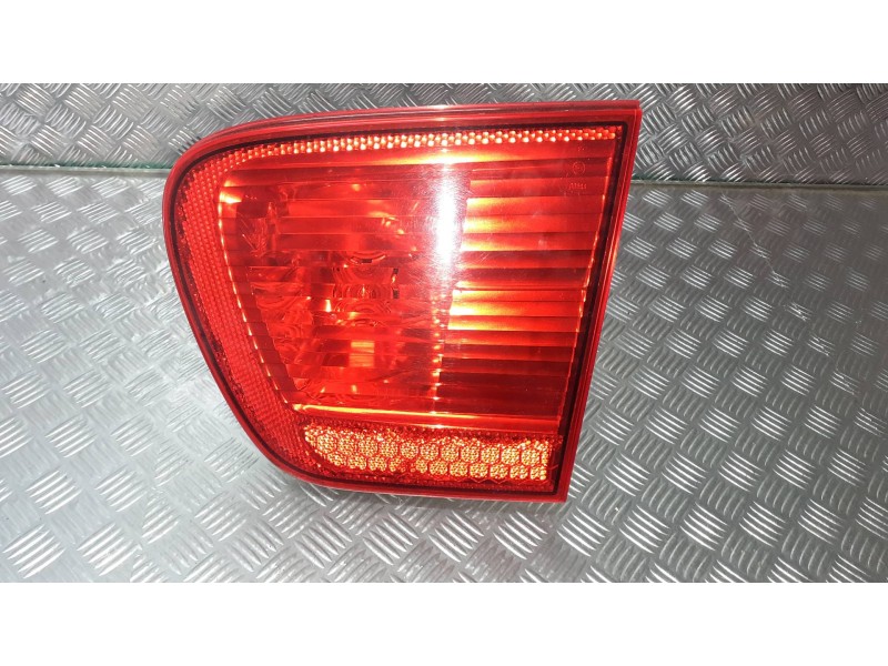 Recambio de piloto trasero derecho interior para seat ibiza (6k1) select referencia OEM IAM 00898  HELLA