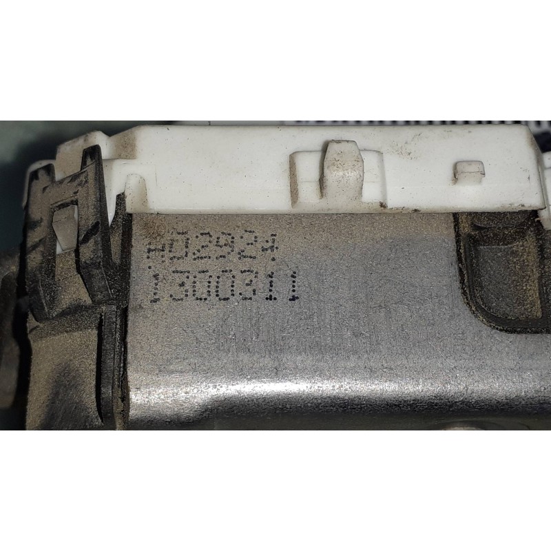 Recambio de cerradura puerta delantera derecha para peugeot partner kasten confort l1 referencia OEM IAM PSA828405 A01535 A01851