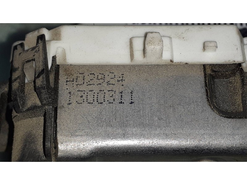 Recambio de cerradura puerta delantera derecha para peugeot partner kasten confort l1 referencia OEM IAM PSA828405 A01535 A01851